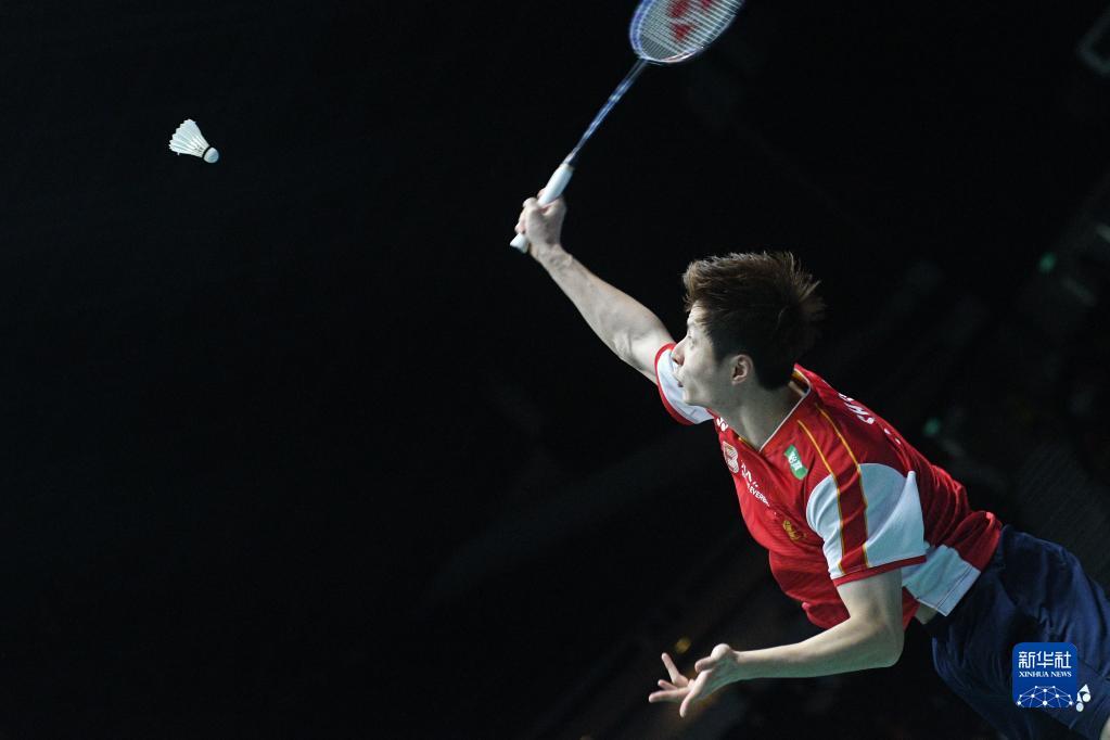 他的发球不 他的发球不