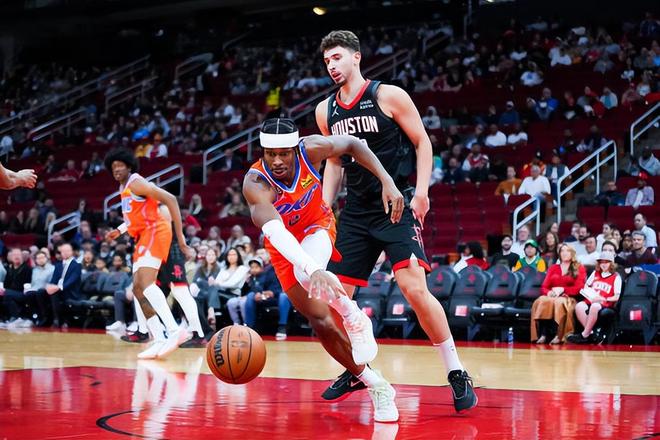 保持着高昂 保持着高昂