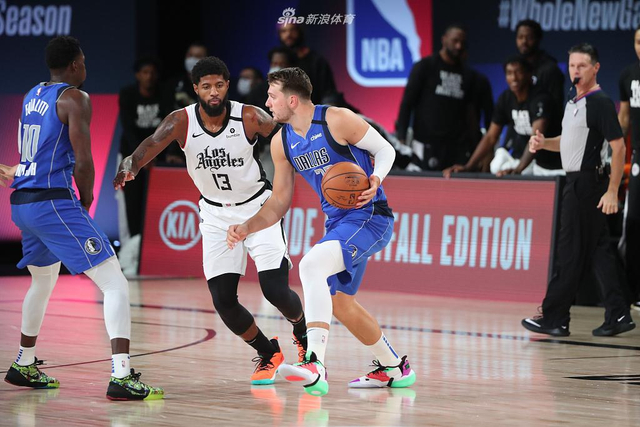 作为两名经 作为两名经