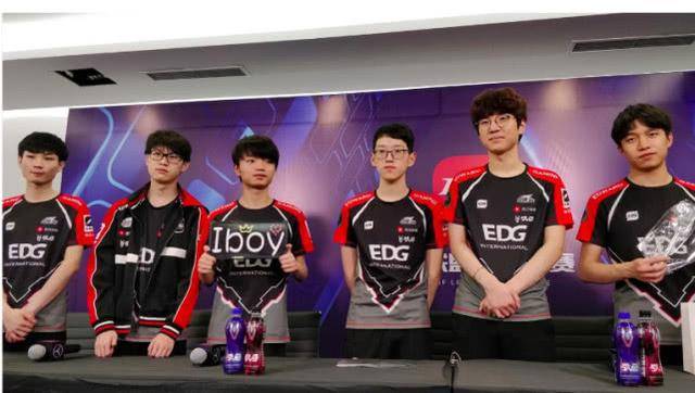 极争夺等 极争夺等