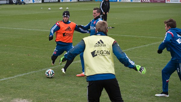 八强赛中继 八强赛中继