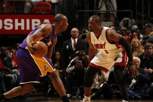 展柜中的主 展柜中的主